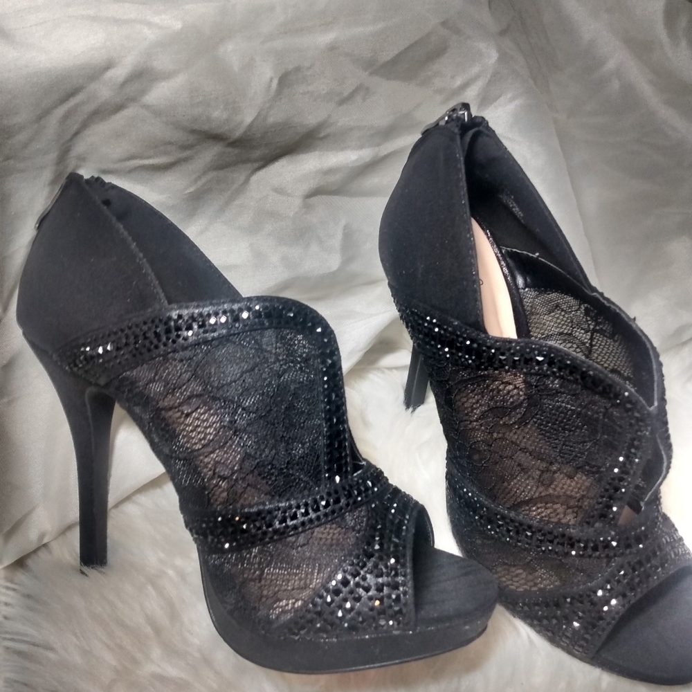 Heels - Picture 5 of 8
